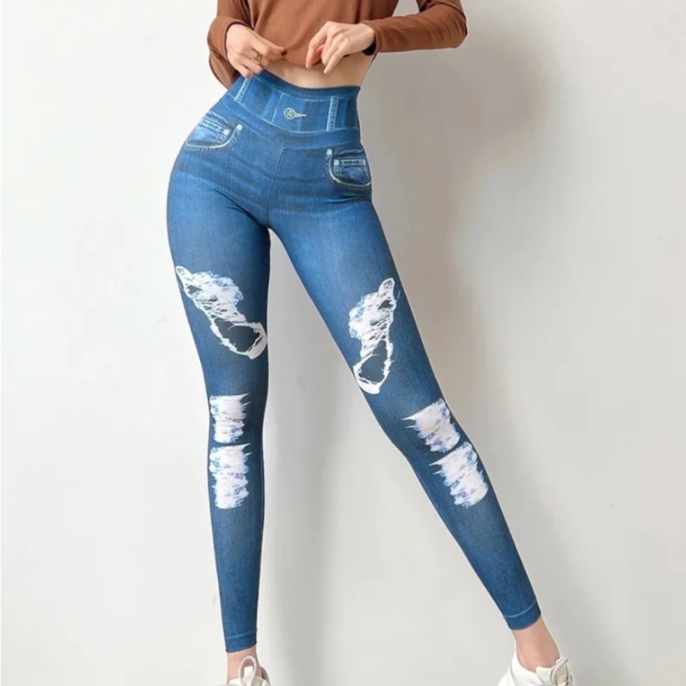 Trendy Blue Distressed Leggings